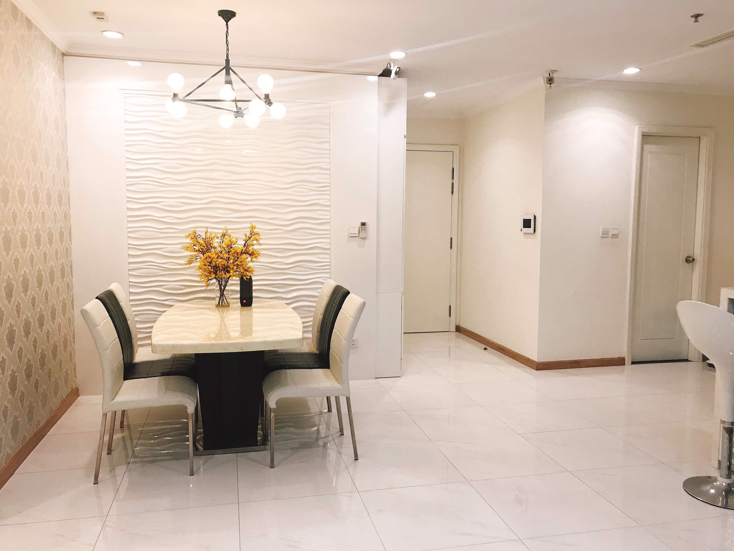 Cần cho thuê căn 3pn tòa Central 1 giá 1600$ dự án vinhomes central park